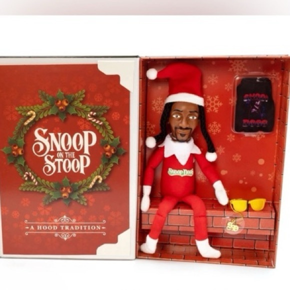 Snoop on the Stoop Holiday Figure new in the box with extra bonus items NEW! - Picture 1 of 9